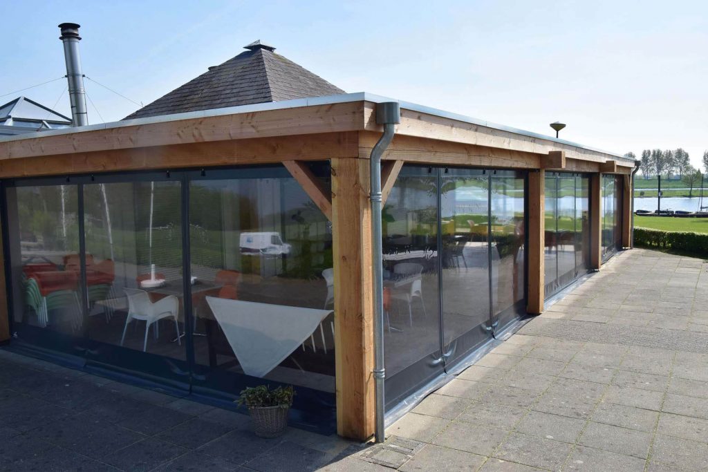 Hoogwaardig verandazeil kopen op maat gemaakt bij Zeilmakerij Witte voor bescherming in zomer en winter