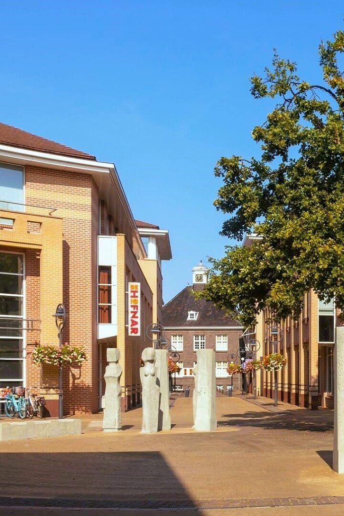Illustratie van lokale SEO strategie voor adverteren in Valkenswaard met Google Maps zichtbaarheid
