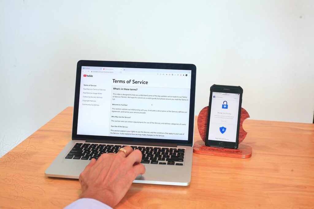Infographic kosten webshop laten maken in Nederland met prijsoverzicht voor professionals en beginners