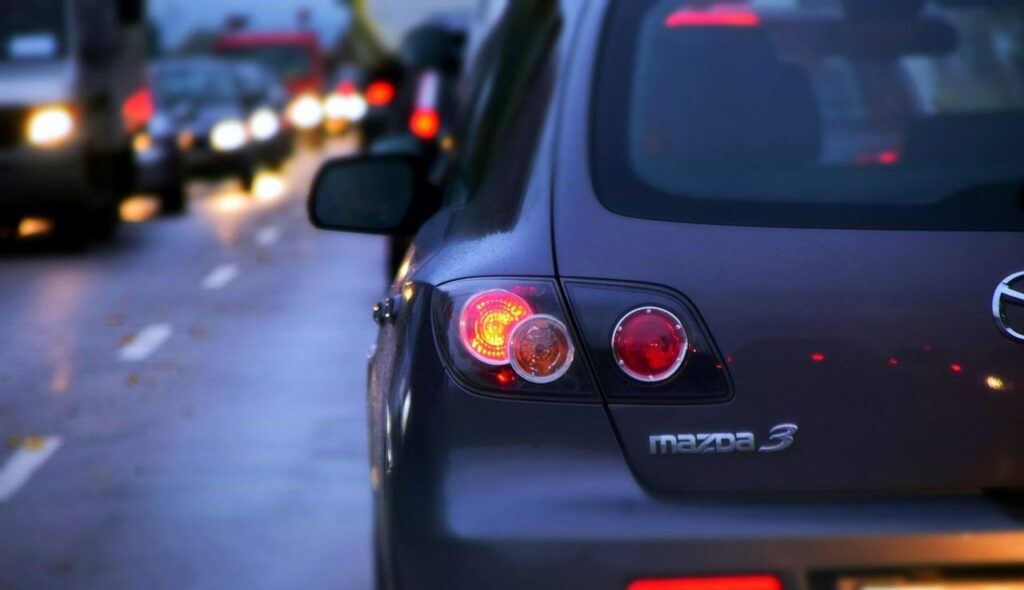 Verkeersregelaar in Zwolle regelt verkeer bij evenementen en werkzaamheden voor veilige doorstroming