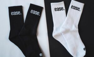 Waarom sneakerheads steeds vaker kiezen voor ease. socks vanwege premium comfort en minimalistische designs