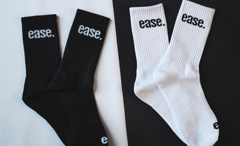 Waarom sneakerheads steeds vaker kiezen voor ease. socks vanwege premium comfort en minimalistische designs
