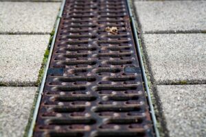 Verstopt riool in Waalwijk: signalen en wanneer professionele hulp nodig is voor riool ontstopping