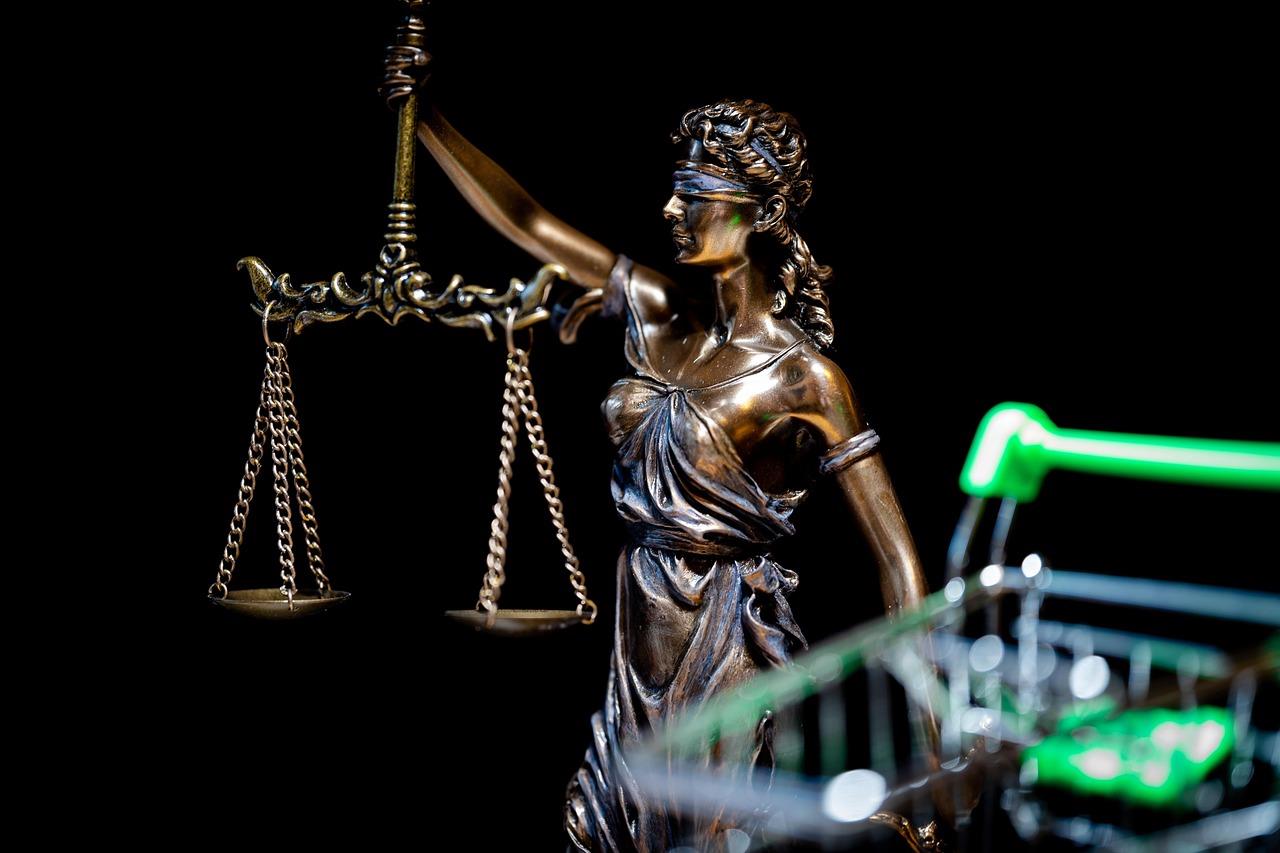 Advocaat biedt juridische hulp en advies bij conflicten, contracten en onderhandelingen