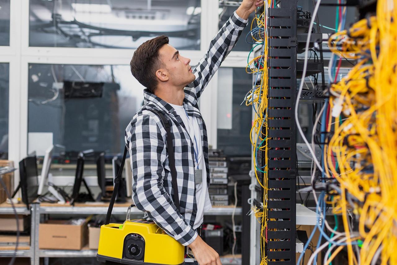 Installatiebedrijf Enschede werkt aan elektrische en verwarmingsinstallaties in woningen en bedrijven